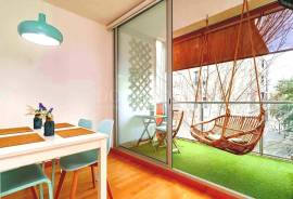 Modern flat with swimming pool, parking, storage room and tourist licence.