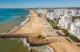 2+1 bedroom apartment with sea view in Quarteira