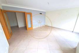 {|en|}2 bedroom apartment with balconies in Qta de Betunes Loulé! 