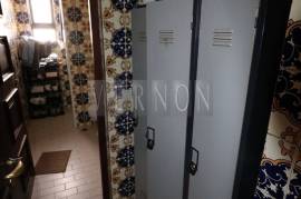 Open restaurant with covered and uncovered terrace near Praia do Carvoeiro