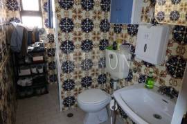 Open restaurant with covered and uncovered terrace near Praia do Carvoeiro