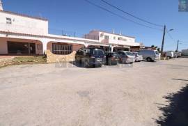 Commercial space with terrace and parking for sale in Vale Centeanes - Algarve, Carvoeiro