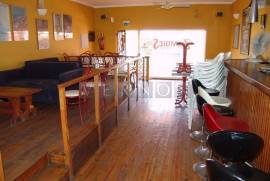 Commercial space with terrace and parking for sale in Vale Centeanes - Algarve, Carvoeiro