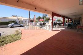 Commercial space with terrace and parking for sale in Vale Centeanes - Algarve, Carvoeiro