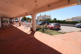 Commercial space with terrace and parking for sale in Vale Centeanes - Algarve, Carvoeiro