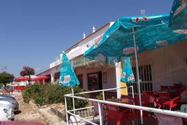 Commercial space with terrace and parking for sale in Vale Centeanes - Algarve, Carvoeiro