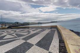 Urban land with swimming pool and approved project in the Azores
