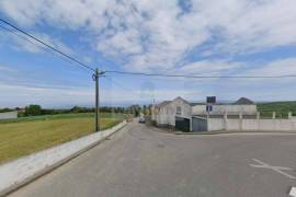 Urban land with swimming pool and approved project in the Azores