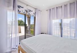 Vila Sol - Exceptional 3-bedroom penthouse with expansive private terraces and sea views