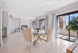 Vila Sol - Exceptional 3-bedroom penthouse with expansive private terraces and sea views