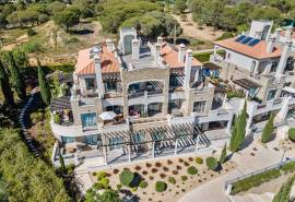Vila Sol - Exceptional 3-bedroom penthouse with expansive private terraces and sea views