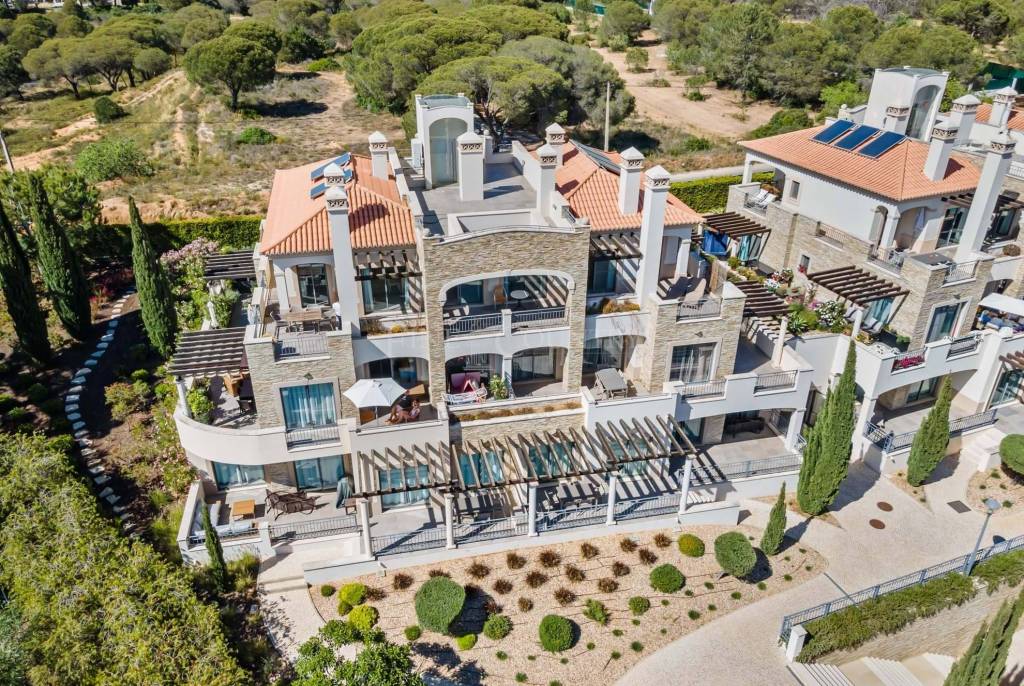 Vila Sol - Exceptional 3-bedroom penthouse with expansive private terraces and sea views