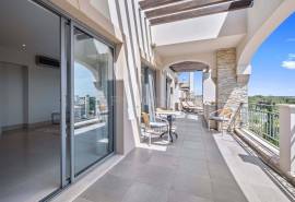 Vila Sol - Exceptional 3-bedroom penthouse with expansive private terraces and sea views