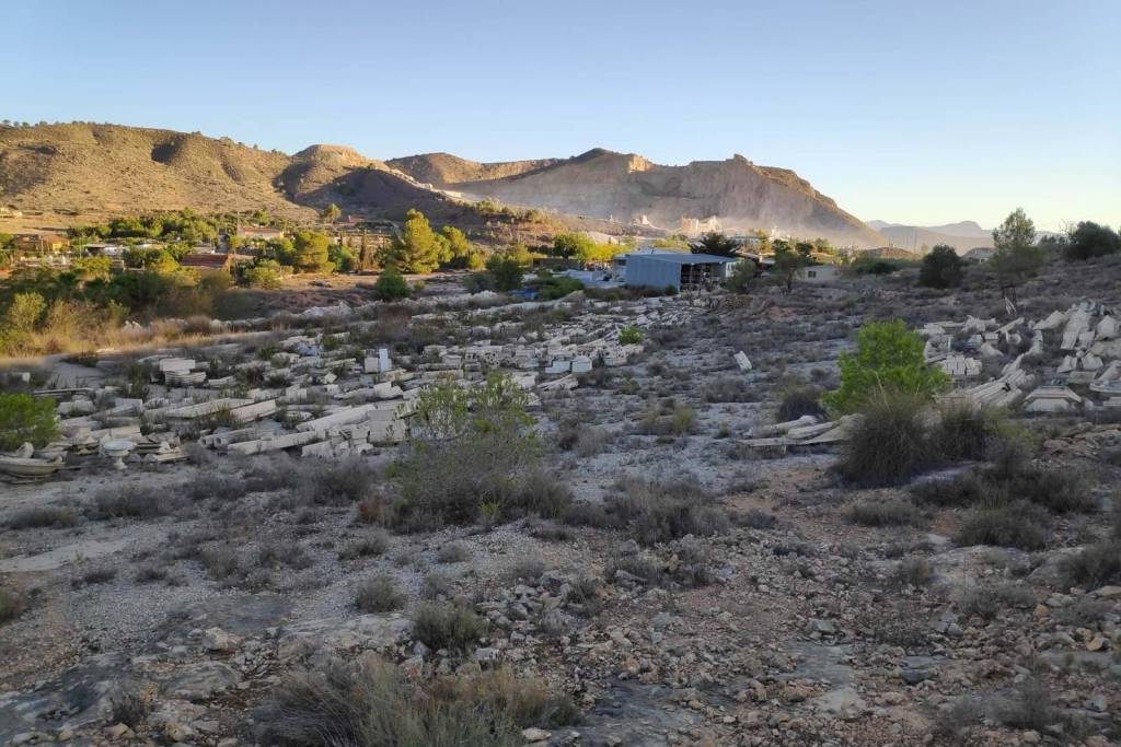 Warehouse for sale in Hondón de las Nieves