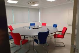 Opportunity! Office for sale in Derio, Bizkaia – 370 m² in excellent condition