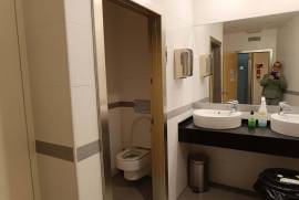 Opportunity! Office for sale in Derio, Bizkaia – 370 m² in excellent condition