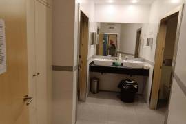 Opportunity! Office for sale in Derio, Bizkaia – 370 m² in excellent condition