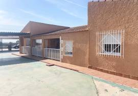 SALE of COUNTRY HOUSE between Cevillente and Catral .