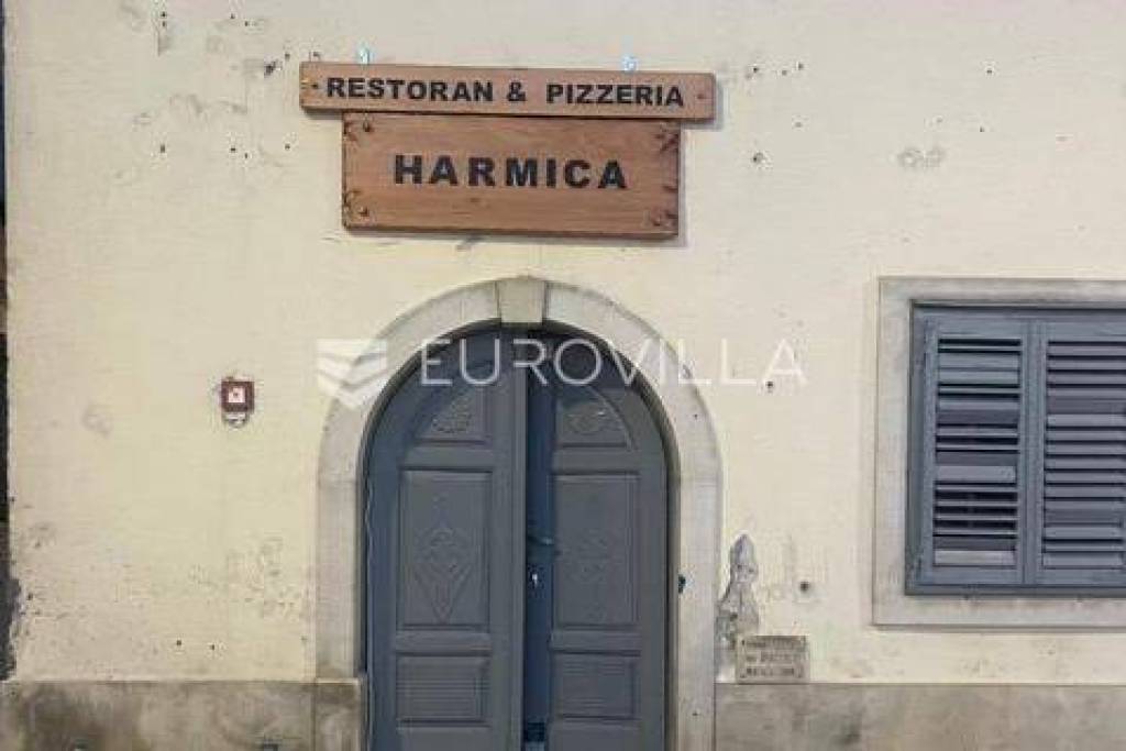 Selce, restaurant in the very center of NKP 99 m2 + terrace 71 m2