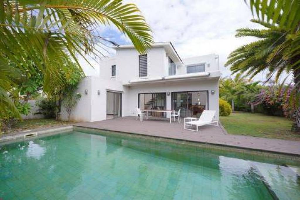 SUPERB FURNISHED 4 BEDROOM VILLA CLOSE TO THE SEA IN TROU AUX BICHES – MAURITIUS
