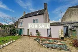 Superb Town House with Cosy Rooms