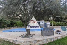 Detached Villa with Swimming Pool