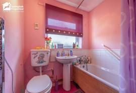 2 bedroom, Bungalow for sale