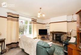 3 bedroom, Detached house for sale