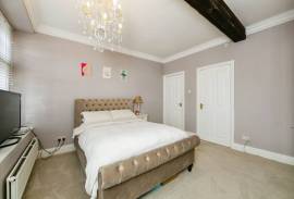 4 bedroom, Mews house for sale