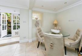 4 bedroom, Mews house for sale