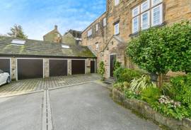 4 bedroom, Mews house for sale