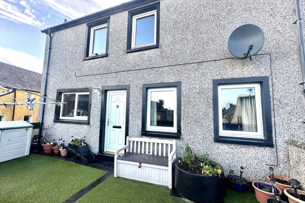 2 bedroom, Maisonette for sale