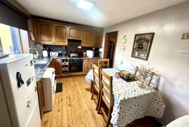 2 bedroom, Maisonette for sale