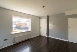 3 bedroom, Semi-detached house for sale