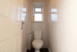 3 bedroom, Semi-detached house for sale