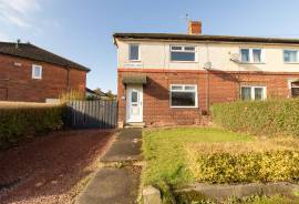 3 bedroom, Semi-detached house for sale