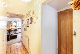2 bedroom, Maisonette for sale