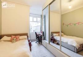 2 bedroom, Maisonette for sale