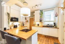 2 bedroom, Maisonette for sale