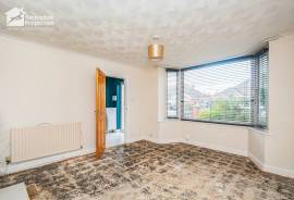 3 bedroom, Semi-detached house for sale