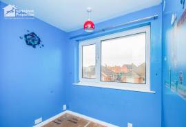 3 bedroom, Semi-detached house for sale