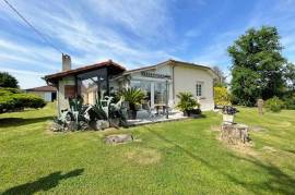 Magnifique propriete 1,6 ha, Ancienne Ferme avec Deux Habitations et Vue sur les Pyrenees