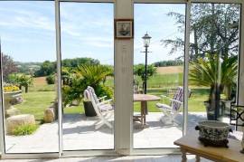 Magnifique propriete 1,6 ha, Ancienne Ferme avec Deux Habitations et Vue sur les Pyrenees