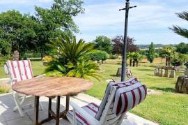 Magnifique propriete 1,6 ha, Ancienne Ferme avec Deux Habitations et Vue sur les Pyrenees