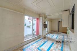 Luxury with garage, pool, garden and gym