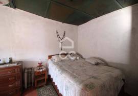 4 bedroom villa for restoration with potential on the outskirts of Chaves