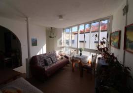 4 bedroom villa for restoration with potential on the outskirts of Chaves
