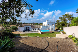 Large Property in Livramento with House, Annexes, Patio, and Pool, Close to the Sea