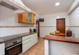Large Property in Livramento with House, Annexes, Patio, and Pool, Close to the Sea