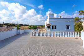 Large Property in Livramento with House, Annexes, Patio, and Pool, Close to the Sea